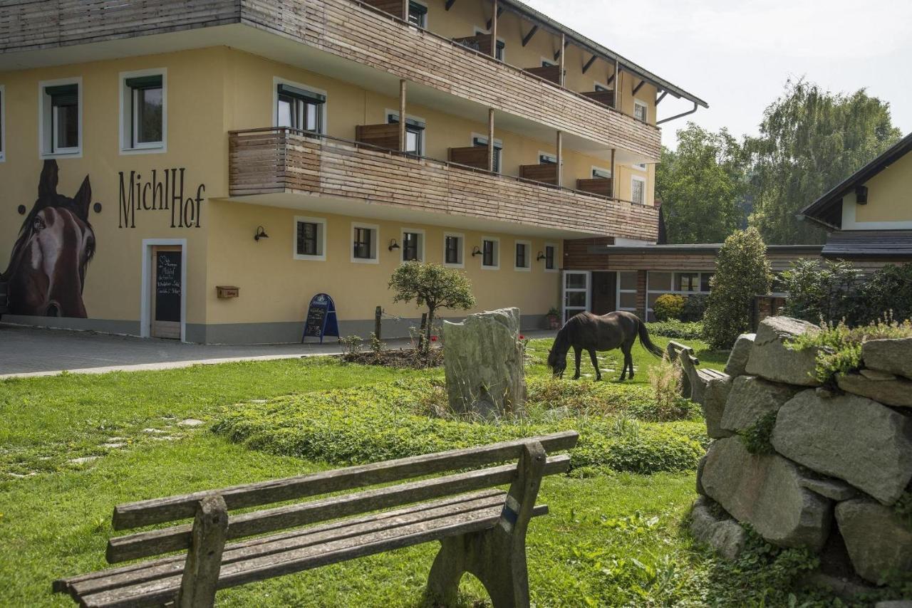 Michlhof Hotel สตูเบนเบิร์ก ภายนอก รูปภาพ